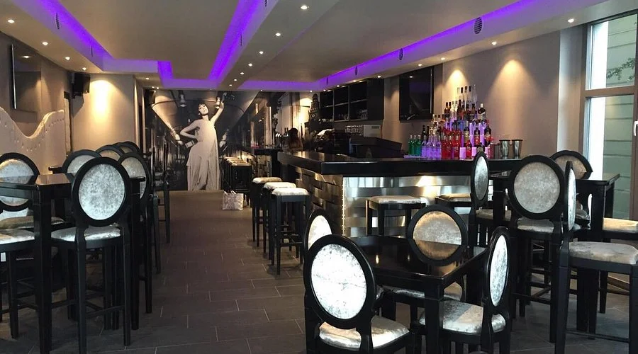 Café-Bar Amadeus – Ihr asiatisches Restaurant in meiner Nähe mit einzigartiger Fusion aus China und Europa Café-Bar Amadeus – Asiatisches Restaurant in meiner Nähe mit Fusion aus chinesischer und europäischer Küche